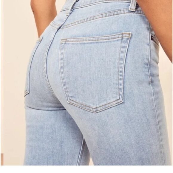 Reformation High & Skinny Jean in Amalfi Wash 26 - Picture 4 of 11